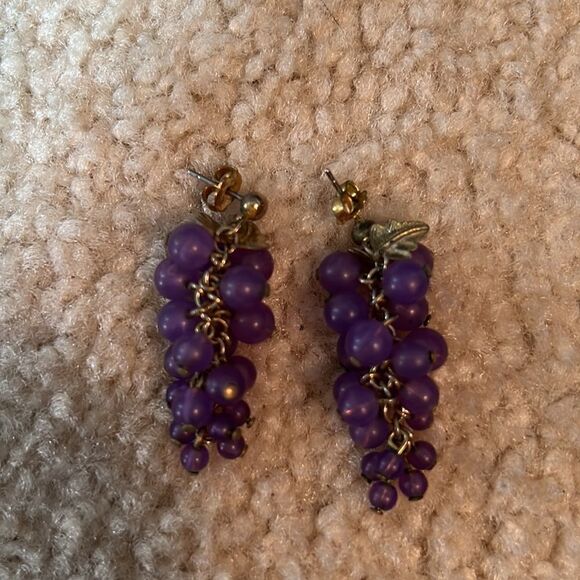 Purple grape earrings - Picture 2 of 2